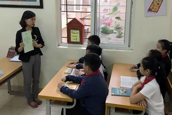 Tư vấn tâm lý tại Trường tiểu học Trần Nhật Duật, Hà Nội. (Ảnh KHÁNH THU)
