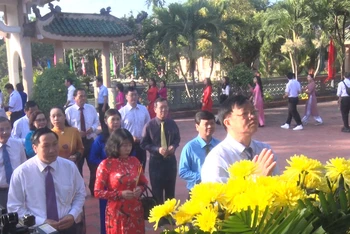 Lãnh đạo tỉnh Đồng Nai dâng hương tại Lễ Tết thầy.