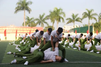 Học viên Học viện Cảnh sát nhân dân đồng diễn võ thuật (Ảnh: Học viện Cảnh sát nhân dân)