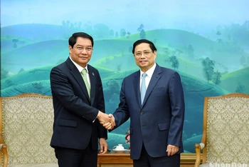 Thủ tướng Phạm Minh Chính đón Đô trưởng Vientiane (Lào) Atsaphangthong Siphandone.