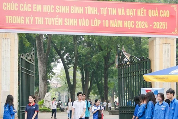 (Ảnh: Trường THPT Chu Văn An, Hà Nội)