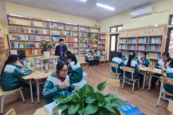Thư viện trường THCS Lý Tự Trọng (huyện Bình Xuyên) được đầu tư hiện đại, thân thiện.