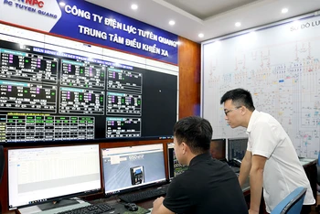 Công ty Điện lực Tuyên Quang ứng dụng công nghệ để vận hành các trạm biến áp 110Kv kết nối về Trung tâm điều khiển xa.