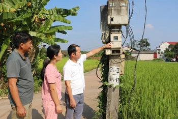 Hỗ trợ tiền điện sinh hoạt cho hộ nghèo ở Lạng Giang được triển khai hiệu quả.