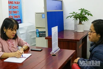 Phỏng vấn lao động tại phiên giao dịch việc làm ở Trung tâm Dịch vụ việc làm Hà Nội. (Ảnh: Nhật Quang)