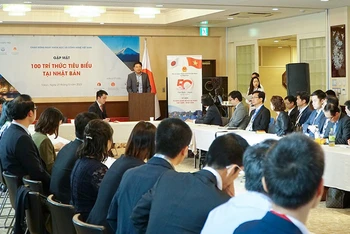 Đại sứ Việt Nam tại Nhật Bản Phạm Quang Hiệu phát biểu tại buổi gặp mặt. (Ảnh: baoquocte.vn)