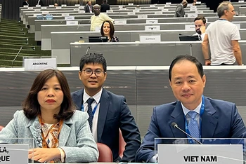 Đoàn đại biểu Việt Nam dự Khóa họp Đại hội đồng lần thứ 19 của WMO. (Ảnh: VNMHA)