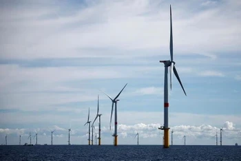Turbine gió tại trang trại điện gió ngoài khơi Saint-Nazaire, bờ biển bán đảo Guerande ở miền tây nước Pháp, ngày 30/9/2022. (Ảnh: Reuters)
