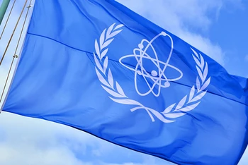 Cờ của Cơ quan Năng lượng nguyên tử quốc tế. (Ảnh: iaea.org)
