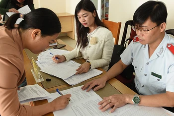 Bảo hiểm xã hội Hà Nội công bố quyết định thanh tra doanh nghiệp chậm đóng bảo hiểm xã hội, bảo hiểm y tế, bảo hiểm thất nghiệp ở địa bàn năm 2023. (Ảnh: HSS)