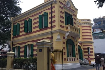 Tòa biệt thự Pháp cổ tại phố Trần Hưng Đạo, Hà Nội, sau khi được trùng tu. Ảnh: GIANG NAM