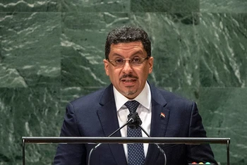 Ông Ahmed Awad Ahmed Binmubarak phát biểu tại cuộc tranh luận chung tại phiên họp thứ 76 của Đại hội đồng Liên hợp quốc. Ảnh: UN.