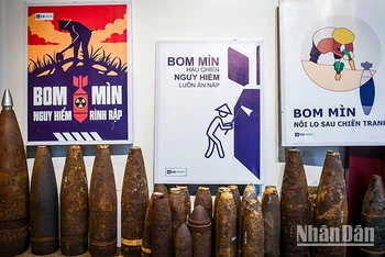 Hình ảnh bom, mìn và vật nổ sau chiến tranh tại Trung tâm trưng bày khắc phục hậu quả bom, mìn tại thành phố Đông Hà, Quảng Trị. Ảnh THÀNH ĐẠT