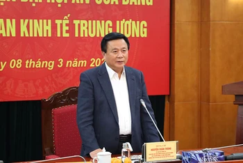 Đồng chí Nguyễn Xuân Thắng phát biểu chỉ đạo tại buổi làm việc. Ảnh: kinhtetrunguong.vn