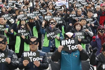Người dân ủng hộ phong trào #MeToo ở Seoul, Hàn Quốc. (Ảnh INDEPENDENT)