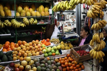 Một khu chợ ở Lima, Peru ngày 31/8/2018. (Ảnh REUTERS)