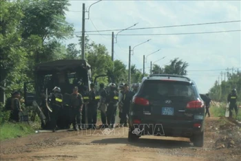 Cảnh sát cơ động (Bộ Công an) và Công an tỉnh Đắk Lắk phối hợp triển khai truy bắt.