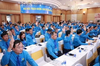 Đại biểu tham dự Đại hội Công đoàn Đường sắt Việt Nam lần thứ XVI.