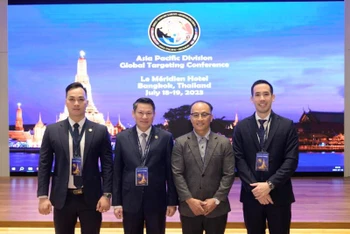 Đoàn đại biểu Việt Nam tham dự hội nghị. 