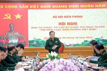 Thiếu tướng Phùng Quốc Tuấn, Phó Chính ủy Bộ đội Biên phòng, Trưởng ban Tổ chức chủ trì Hội nghị Ban tổ chức, Tổ Thư ký cuộc thi.