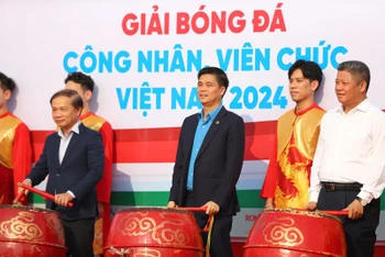 Nghi thức đánh trống khai mạc Vòng Chung kết Giải bóng đá công nhân, viên chức Việt Nam 2024.