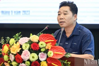 Đồng chí Phạm Đức Mạnh, Công đoàn Đảng ủy Khối các cơ quan Trung ương trình bày tham luận. (Ảnh: THÀNH ĐẠT)