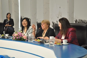 Cựu Tổng thống Chile Michelle Bachelet Jeria nhấn mạnh về tầm quan trọng của bình đẳng giới. (Ảnh: Bộ Ngoại giao)
