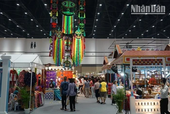 Các gian hàng tại Lễ hội Du lịch Thái Lan năm 2024 được tổ chức tại Trung tâm Hội nghị Quốc gia Queen Sirikit ở thủ đô Bangkok của Thái Lan. (Ảnh: ĐINH TRƯỜNG)