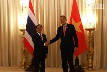 Bộ trưởng Ngoại giao Bùi Thanh Sơn đến chào Thủ tướng Srettha Thavisin trong khuôn khổ chuyến thăm chính thức Vương quốc Thái Lan và đồng chủ trì Kỳ họp lần thứ 5 Ủy ban hỗn hợp về hợp tác song phương Việt Nam-Thái Lan (JCBC).