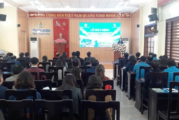 Lãnh đạo Liên đoàn Lao động tỉnh Thanh Hóa phát động giải báo chí.