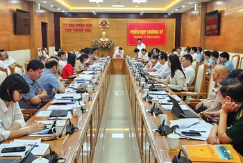 Quang cảnh phiên họp thường kỳ Ủy ban nhân dân tỉnh Thanh Hóa.