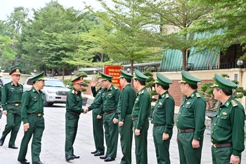 Đoàn công tác của Tổng cục Chính trị với Bộ đội Biên phòng Thanh Hóa.
