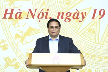 Thủ tướng Phạm Minh Chính phát biểu ý kiến tại Hội nghị Thường trực Chính phủ về chuyển đổi số. (Ảnh: TRẦN HẢI)