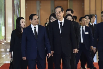 Thủ tướng Phạm Minh Chính và Thủ tướng Hàn Quốc Han Duck-soo. (Ảnh: TRẦN HẢI)