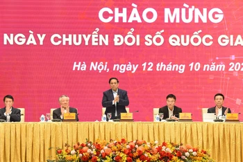 Thủ tướng Phạm Minh Chính chủ trì Chương trình chào mừng Ngày Chuyển đổi số quốc gia (Ảnh: Trần Hải). 