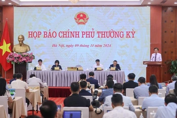 Quang cảnh buổi họp báo Chính phủ thường kỳ tháng 10/2024 (Ảnh: VGP/Nhật Bắc). 