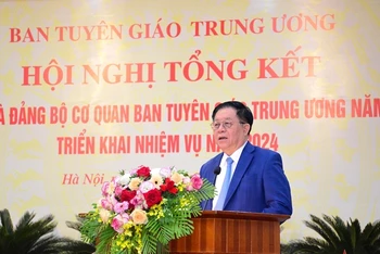 Đồng chí Nguyễn Trọng Nghĩa phát biểu chỉ đạo hội nghị.