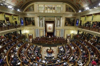Cuộc tranh luận trước khi diễn ra bỏ phiếu tại Quốc hội Tây Ban Nha.