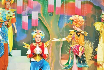 Một cảnh trong vở nhạc kịch “Rago-Hành trình đầu tiên” của Sân khấu Ban Mai.