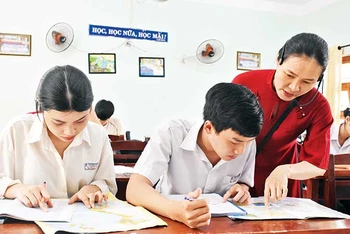 Học sinh Trường THPT Phạm Phú Thứ (xã Hòa Sơn, huyện Hòa Vang, thành phố Đà Nẵng) trong giờ ôn tập trước kỳ thi.