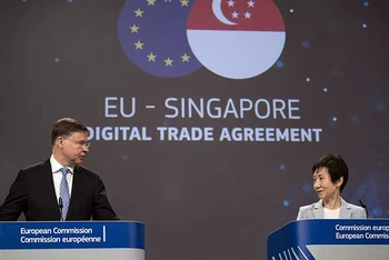 Đại diện EU và Singapore tuyên bố hoàn tất đàm phán Hiệp định Thương mại kỹ thuật số. (Ảnh EURONEWS.COM)