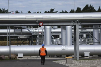 Châu Âu: Nhiều nước áp thuế lợi nhuận bất thường với các công ty dầu mỏ và khí đốt. (Nguồn: Reuters/Báo Thế giới và Việt Nam)