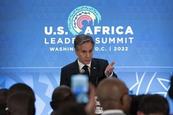 Ngoại trưởng Mỹ Antony Blinken phát biểu tại Hội nghị thượng đỉnh các nhà lãnh đạo Mỹ-châu Phi. (Ảnh: AFP/TTXVN)