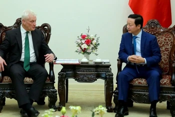 Phó thủ tướng Trần Hồng Hà và Bộ trưởng Graham Stuart thống nhất thúc đẩy một số dự án năng lượng tái tạo cụ thể với sự tham gia của các doanh nghiệp hàng đầu hai nước. (Ảnh: VGP)