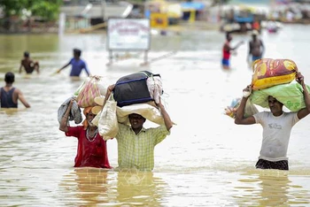 Lũ lụt ở Ấn Độ. (Ảnh: AFP/TTXVN)