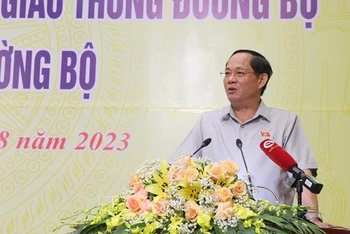 Thượng tướng Trần Quang Phương, Phó chủ tịch Quốc hội, phát biểu chỉ đạo tại tọa đàm. (Nguồn: Báo Quân đội nhân dân)
