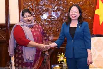 Phó Chủ tịch nước Võ Thị Ánh Xuân tiếp Đại sứ Bangladesh tại Việt Nam Samina Naz. (Ảnh: Văn Điệp/TTXVN)