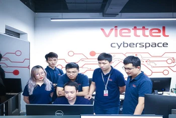 Đội ngũ kỹ sư công nghệ thông tin của Viettel phát triển các dịch vụ AI trên nền tảng điện toán đám mây.