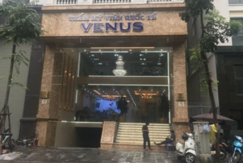 Nhiều khách hàng gửi đơn tố cáo Thẩm mỹ viện quốc tế Venus By Asian về những hành vi vi phạm pháp luật.