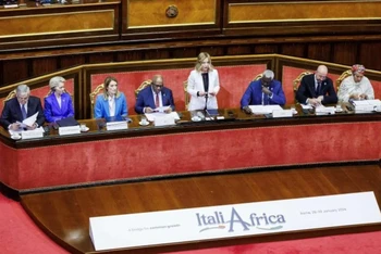 Thủ tướng Giorgia Meloni phát biểu tại Hội nghị thượng đỉnh Italy-châu Phi ở Rome ngày 29/1. (Nguồn: AP/TTXVN)